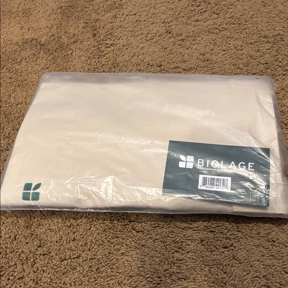 Biolage Tota Bag
Brand New 
Unopened